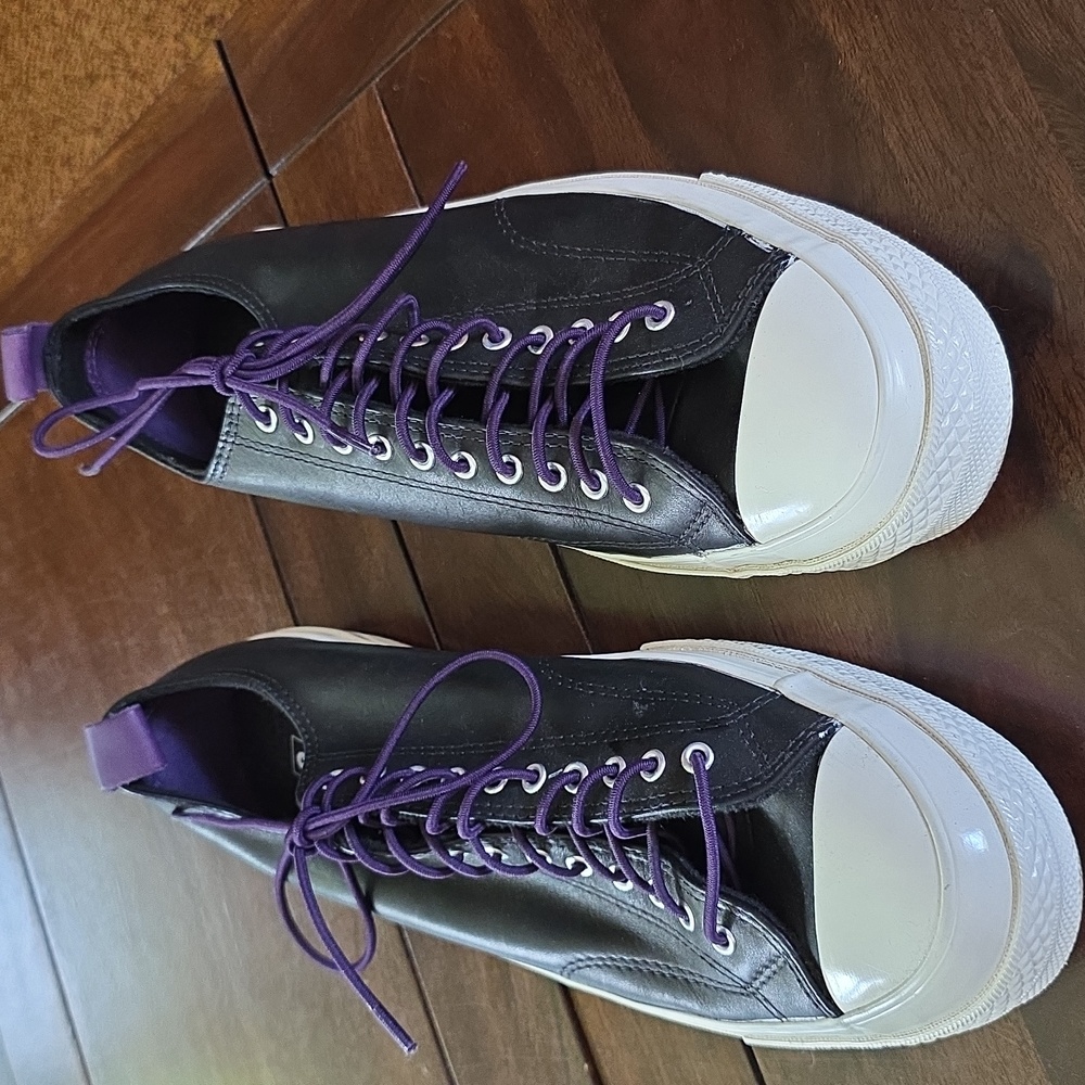 Converse leather Chuck Taylor low tops